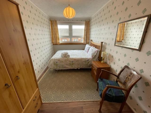 West End Hidden Gem - Modern 2-Bedroom Apartment With Residents Patio グラスゴー エクステリア 写真